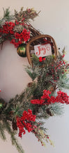 Load image into Gallery viewer, 18" Frosted Wreath with Berries