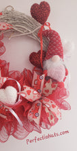 Load image into Gallery viewer, Gnome Valentine Wreath