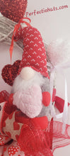 Load image into Gallery viewer, Gnome Valentine Wreath
