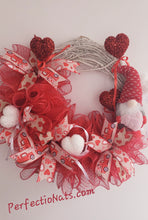 Load image into Gallery viewer, Gnome Valentine Wreath
